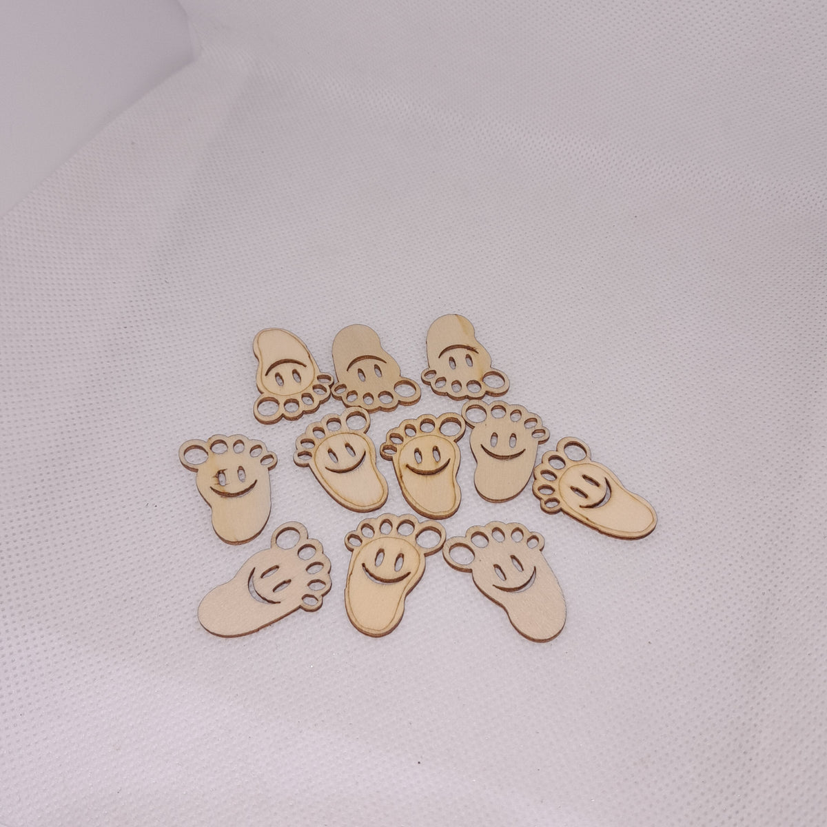 MDF Cut Smiling Leg
